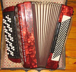 royal standard accordion in Accordion & Concertina
