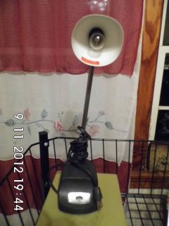 VINTAGE PORTABLE DESK LAMP BY UNDERWRITERS LABORATORIES