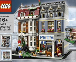 LEGO Creator Modular Pet Shop / Townhouse 10218 w 4 Minifigures NEW 