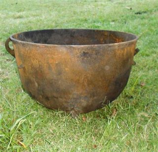 antique cast iron pot in Collectibles