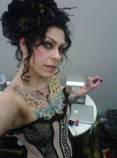 Sexy American Pickers Danielle Colby Cushman In Sexy Outfit 