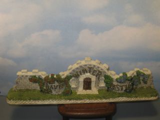 David Winter Cottages Retired Castle Wall Mint No COA