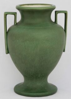 HAMPSHIRE 11.5 ARTS & CRAFTS VASE IN RICH MATTE GREEN W/BOXY HANDLES 