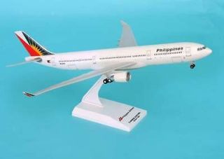   200 PHILIPPINE AIRBUS A330 300 WITH GEAR MODEL PLANE! MINT! SKR444