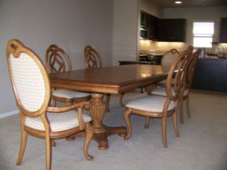 Thomasville DINING ROOM TABLE SET (Hutch available $2500)