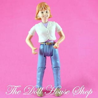 LOVING FAMILY DOLLHOUSE PEOPLE in Dollhouses