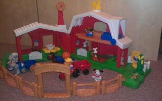 Fisher Price Little People Farm House with Sounds & Figurines