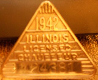 1942 Illinois Licensed Chauffeur Pin/Badge   License 124381