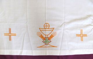 White 8 ALTAR CLOTH Embroidered Drop Chalice Clergy Church Supplies 
