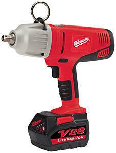 MLW0779 22   Milwaukee V28 1/2 in. Impact Wrench Kit
