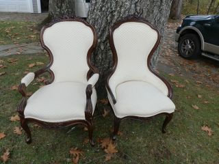 BEAUTIFUL PAIR OF VICTORIAN PARLOUR CHAIRS W/CARVED DETAIL LADIES 