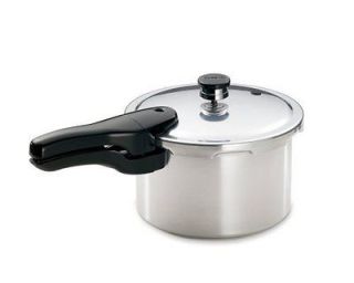pressure cooker 4 quart in Home & Garden