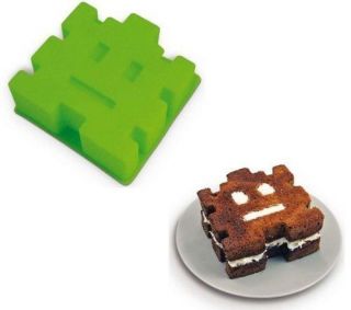 Retro Arcade Space Invader Cake Mold Silicon Baking Dish