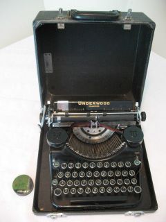BEAUTIFUL Clean Vintage Portable Underwood Champion Typewriter + Case