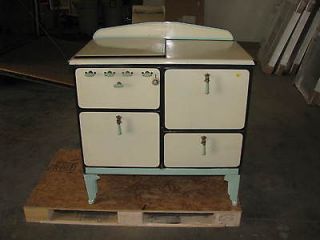 ANTIQUE GAS STOVE/OVEN GREEN AND WHITE WORKING CONDITION