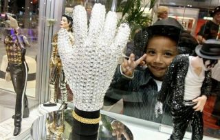   Jackson Billie Jean double side crystal glove 1500 crystals hand sewed