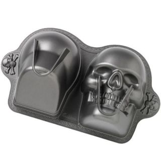 skull cake pan in Bakeware