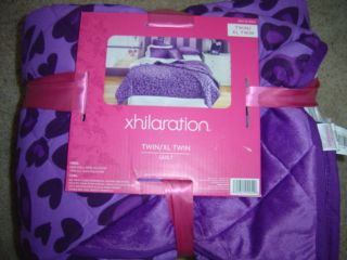 Xhilaration Twin XL Twin Quilt  Reversible Purple with Hearts, Very 