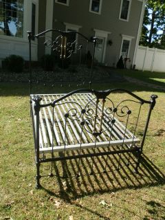 Antique Iron Beds in Antiques