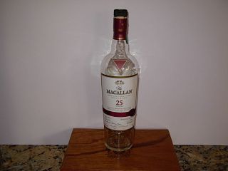 The Macallan   25 Years old   Highland Single Malt Scotch Whisky 