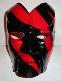   Kane WWE Wrestling Mask Classic Rare With Tags Mask WWF Free Shippin