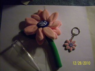 VW Beetle LOGO Pink Daisy Flower, Keychain & Clear Vase