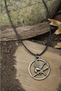 MOCKINGJAY NECKLACE PENDANT & CHAIN Peetas PEARL THE HUNGER GAMES 