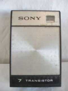 Vintage Sony 7 Transistor Hand Held Radio   Model# 2R 30   WORKS
