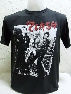 THE CLASH SHORT SLEEVE T SHIRT, COTTON SOFT, NICE SCREEN, NWT, SIZE M