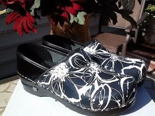   Dansko Womens COMFORT Patent Nurse Clogs Sanita Soles Shoes 40 9.5 10