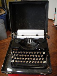 Vintage 1930s Royal Typewriter In Case