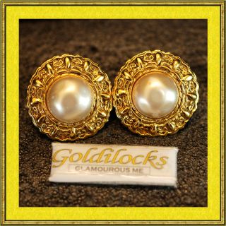 CHANEL Gold Plated Clip On Earrings Artificial Big Pearl　100% 
