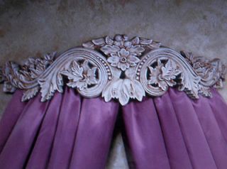 Flowering Medallion Wall Teester Bed Crown
