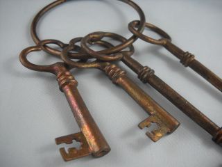 Jailers Keys Jailer Key Rings Large Keys Cast Iron Copper, Black
