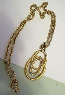 Vintage Three Ring Medallion Goldtone Crown Trifari Necklace