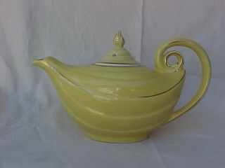Vintage Hall Alladin 6 cup Teapot   Yellow w/ Gold Trim
