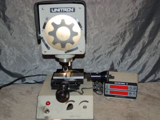   Profile Projector with 20X lens, 2 9538 Boeckeler Positioners & DRO