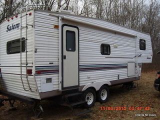 used 5th wheel trailers in Fifth Wheel RVs