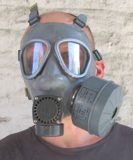 Gas Mask New / Un worn Not Issued With Unused Filter Dated 1960s