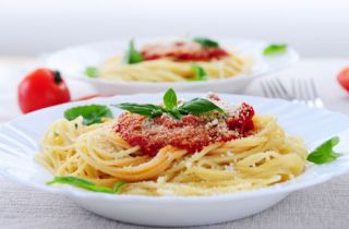 Spaghetti bolognese   Tesco Real Food 