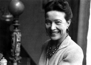 Simone de Beauvoir filósofa, companheira de Jean Paul Sartre, foi 