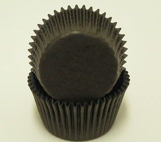 black cupcake liners in Kitchen, Dining & Bar