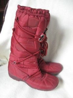 Vtg Red nylon wrap around lace up rain boot Quilted snow winter Tall 8 