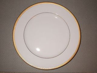 MINT TREASURE CHEST China ~ CORONATION Pattern ~ DINNER PLATE ~ 10 1 