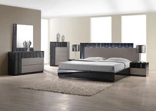 PLATFORM TWO TONE ITALIAN LACQUER BEDROOM WITH LED LIGHT ON HEADBOARD