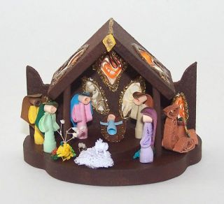 Nativity, Hand Crafted Colombian Art with 8 Paper Filigree (Quilling 
