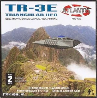 NEW Atlantis Models 1/72 TR 3 Triangular UFO AMC 1002 NIB