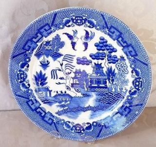 Set of 4 Early 1950s Blue Willow, Ceramic, 9 Dinner Plates