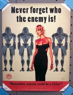Battlestar Galactica Propaganda Poster Never Forget (BGPO QMX 0035 