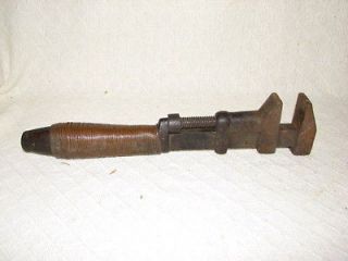 ANTIQUE PIPE WRENCH WITH WOOD AND COPPER HANDLE MECHANICS OR RAILROAD 